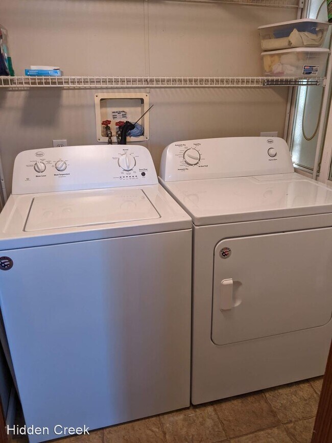 Building Photo - 2 br, 1 bath House - 235 Monarch Lane