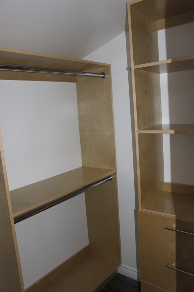 Walk in Closet - 1846 9th St