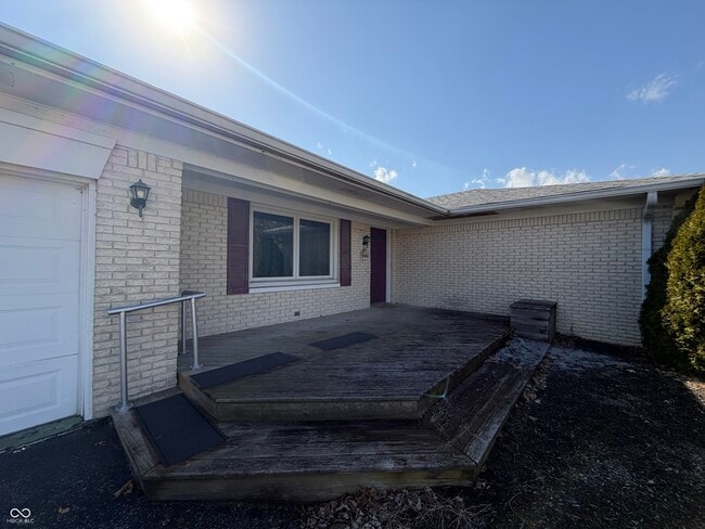 Building Photo - 5585 Gallagher Dr