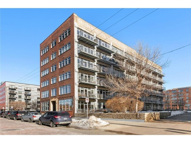 Building Photo - 748 N 3rd St