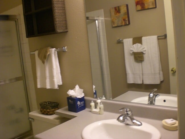 Building Photo - Two bedroom, one bathroom, third floor con...