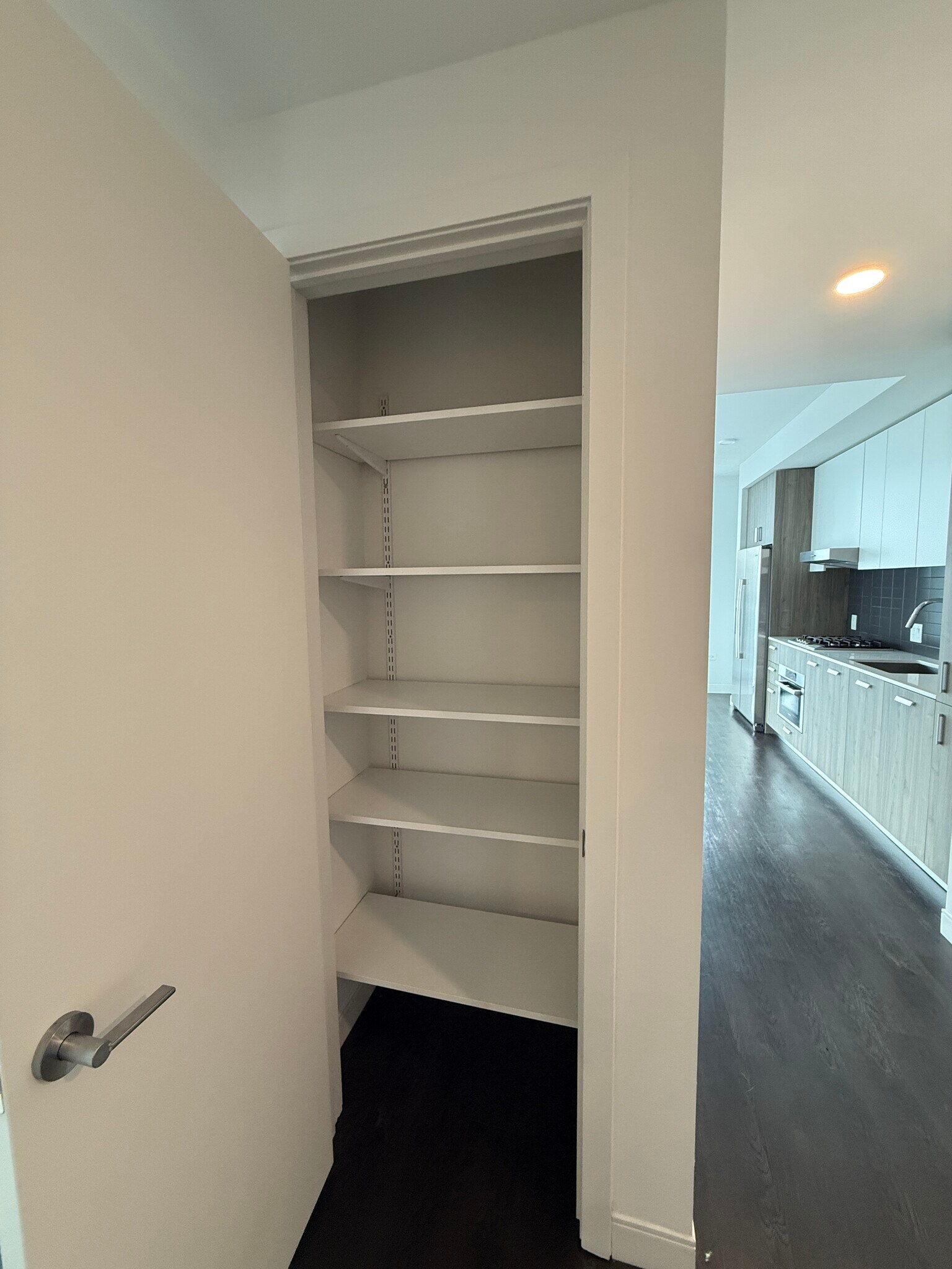 Building Photo - 450 E Waterside Dr