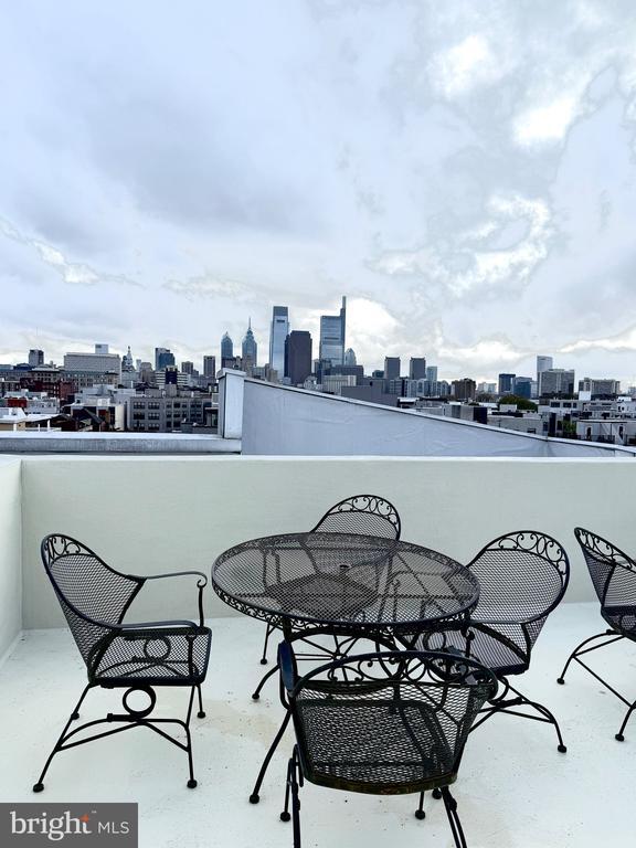 Building Photo - 1521 Poplar St