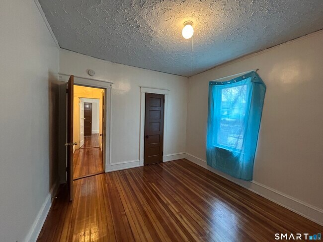 Building Photo - 40 Cabot St