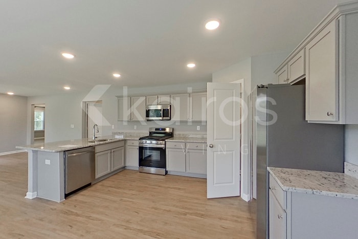 Building Photo - 664 June St