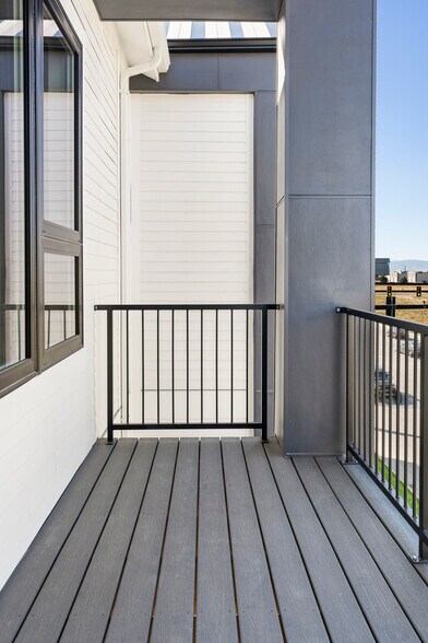 Building Photo - 8220 E 36th Ave