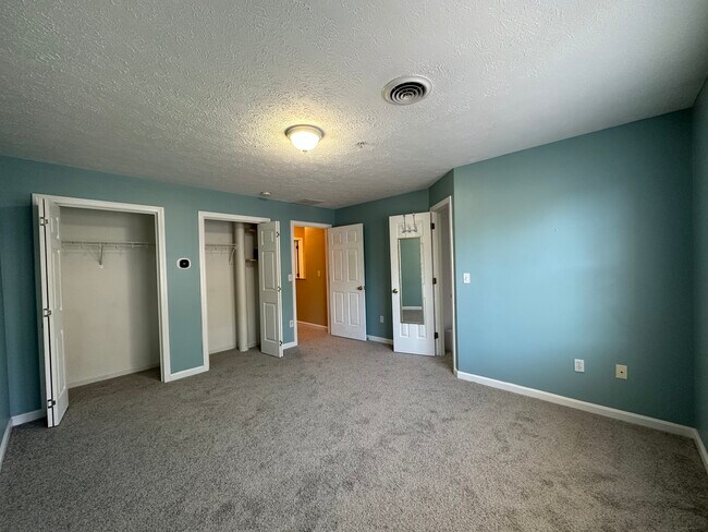 Building Photo - 12 Magnolia Dr