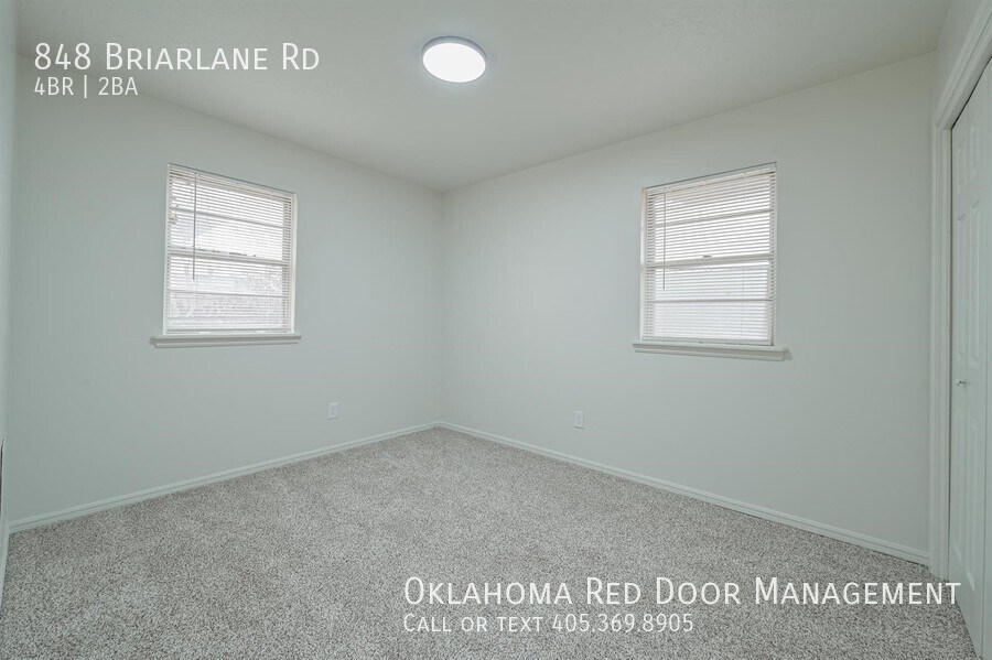 Building Photo - 848 Briarlane Rd