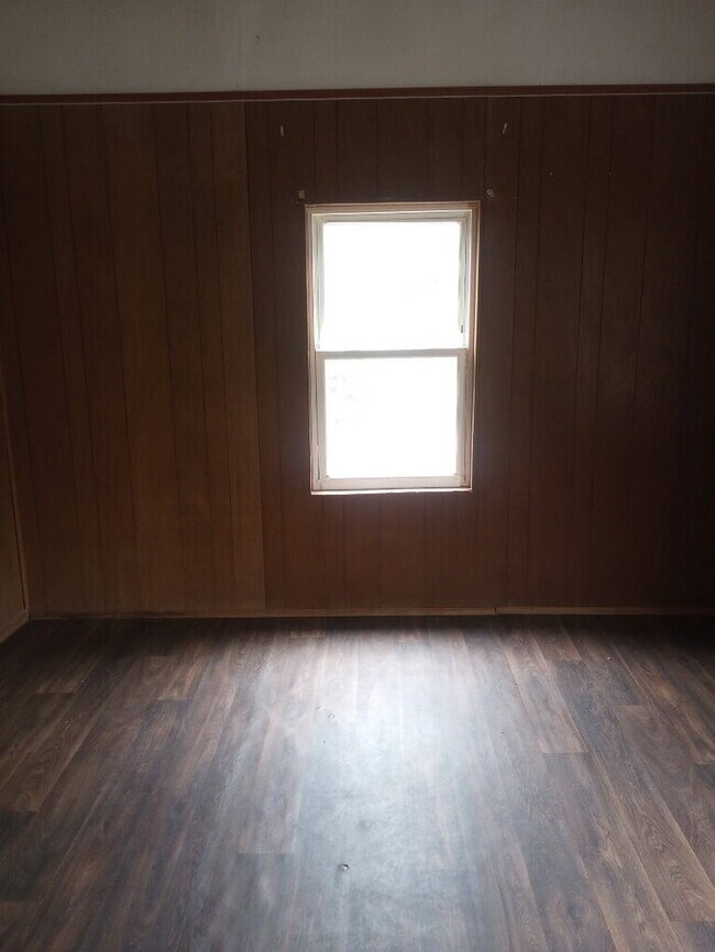 Building Photo - 2 Bedroom 1 Bathroom house in Laurens