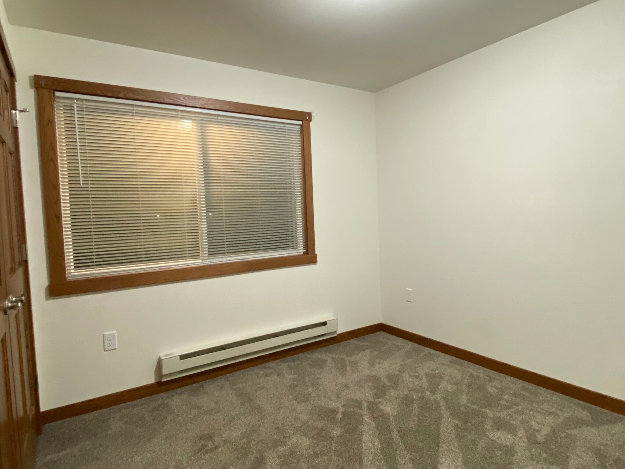 Building Photo - 303 S Commercial St