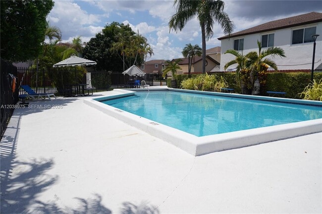 Building Photo - 9132 SW 148th Ct