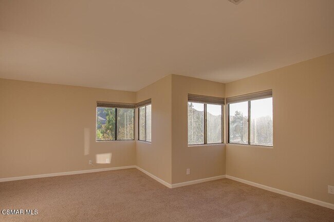 Building Photo - 29712 Strawberry Hill Dr