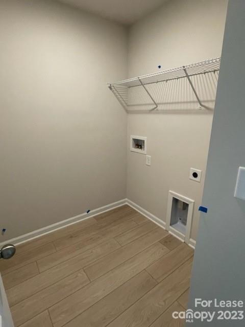 Building Photo - Newer town home available end of December!