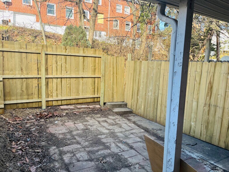 Backyard - 2462 Brookwood St