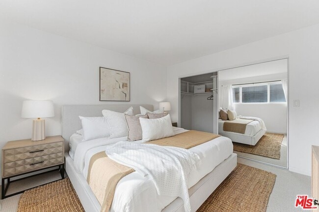 Building Photo - 2308 Schader Dr