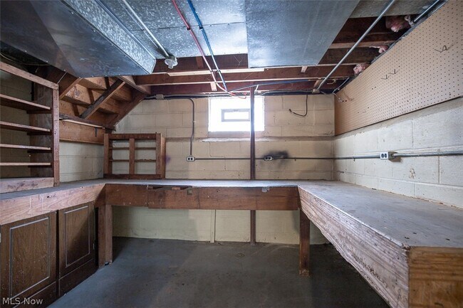 Building Photo - 12010 Longmead Ave