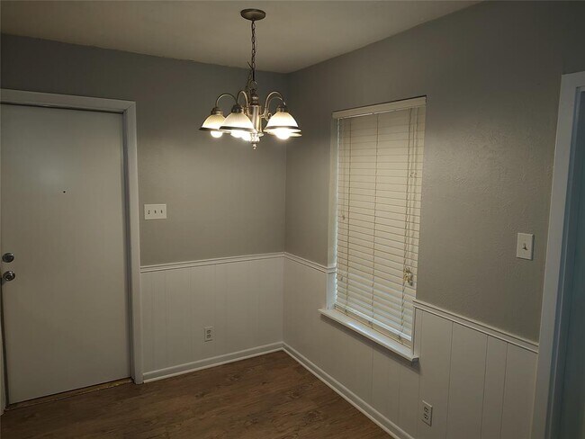 Building Photo - 3304 Woodbriar Ln