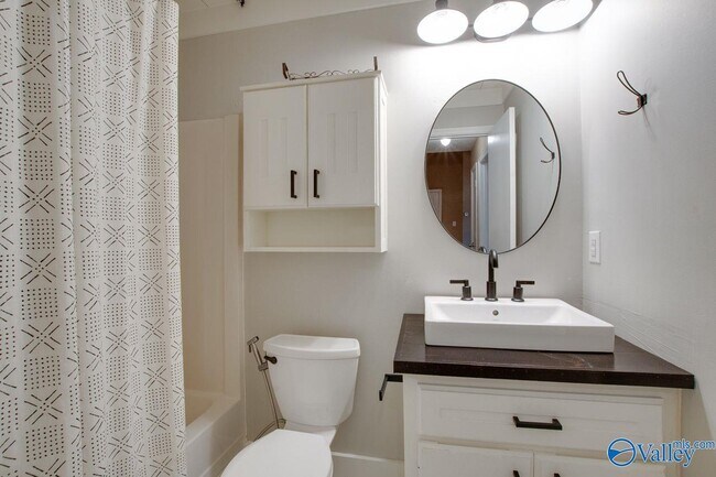 Building Photo - 143 Rebecca Pines Dr