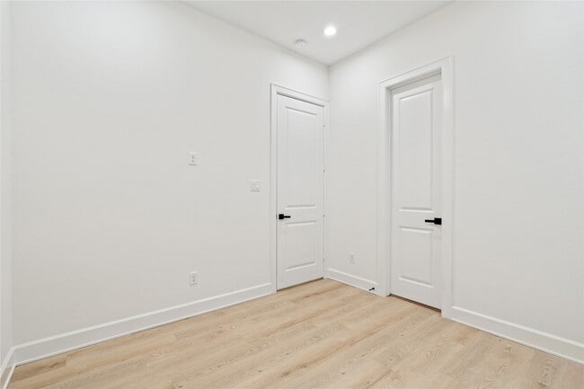 Building Photo - 8324 Corinth St