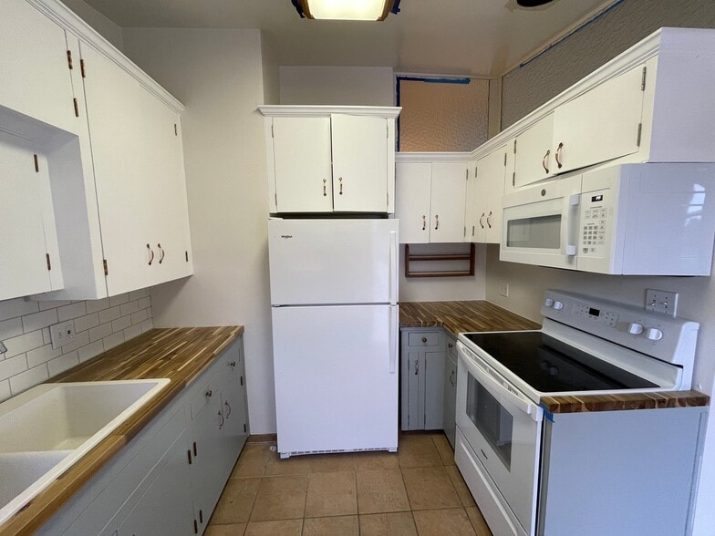 Building Photo - 3874 Palo Dr