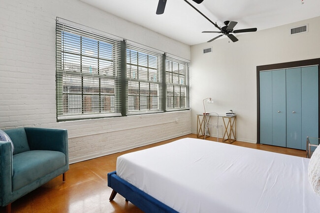 Building Photo - 1041 Constance St