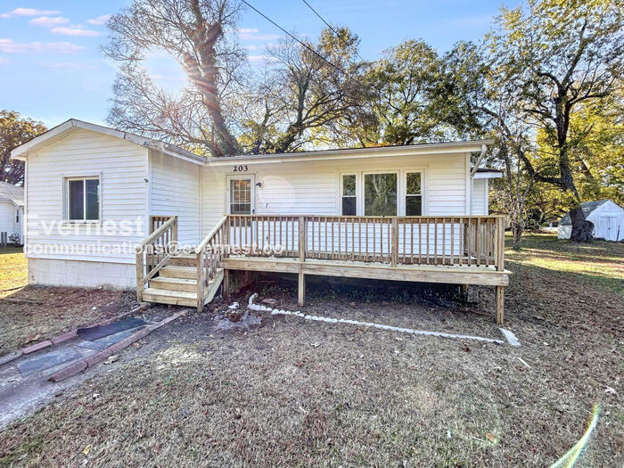 Primary Photo - 203 Woodbine St