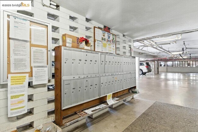 Building Photo - 2601 College Ave