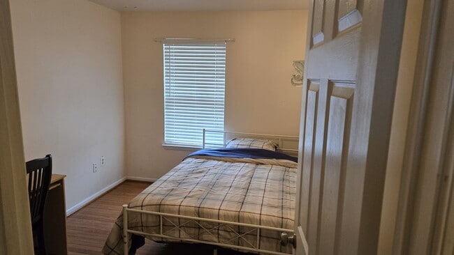 Building Photo - 5941 Plumwood Ln