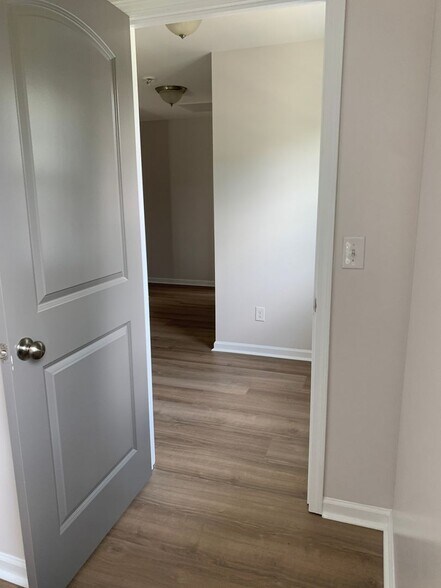 Building Photo - 11114 Pond Valley Ct