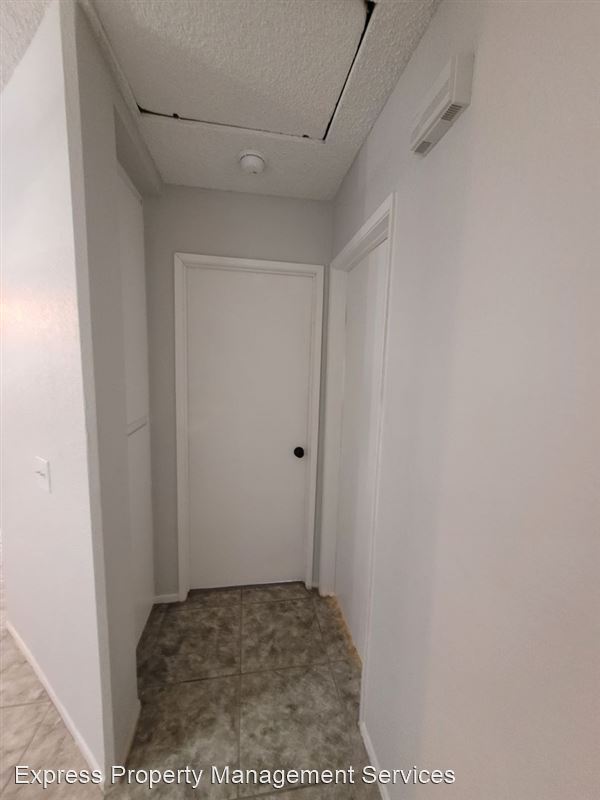 Building Photo - 1851 Eucalyptus St