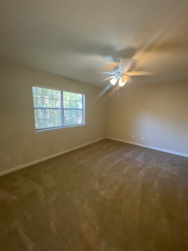 Building Photo - 3701 Donovan Dr