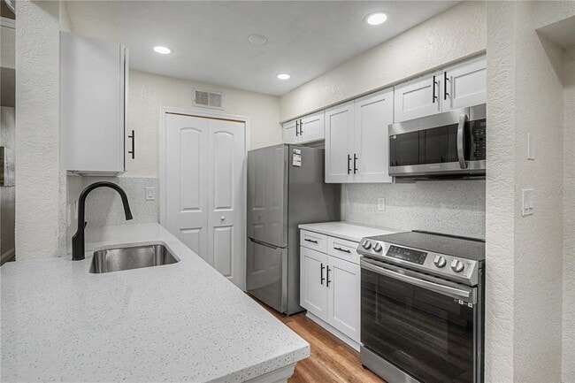 Building Photo - 3266 Haviland Ct