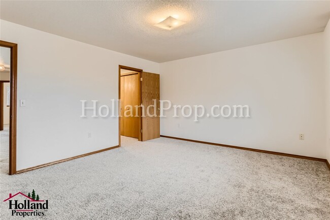 Building Photo - 3143-3145 NE 13th Pl