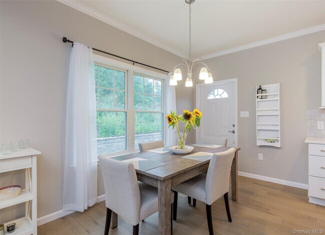 Building Photo - 15 S Beach Rd