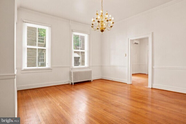 Building Photo - 209 N Washington St