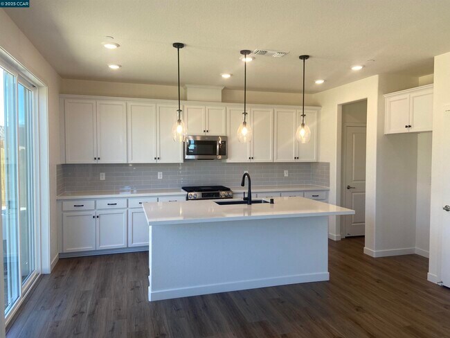 Building Photo - 4786 Cantrell Dr