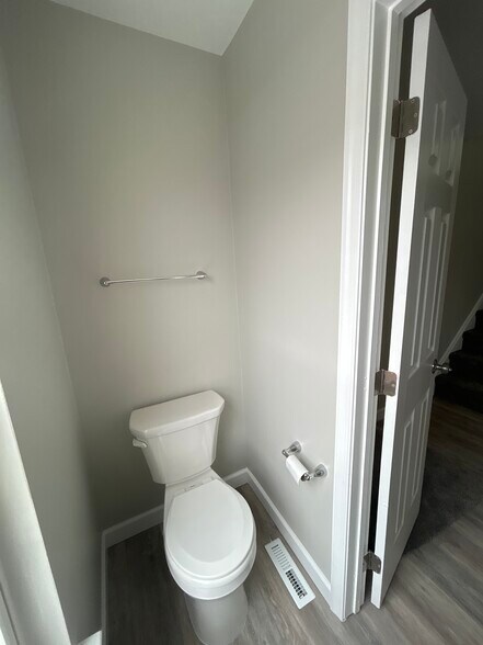 Building Photo - 138 Mike Ct