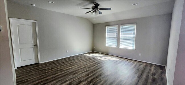 Building Photo - 702 Rd 5138