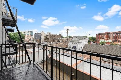 Building Photo - 1636 N Bosworth Ave
