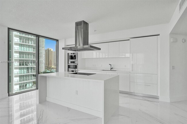 Building Photo - 330 Sunny Isles Blvd