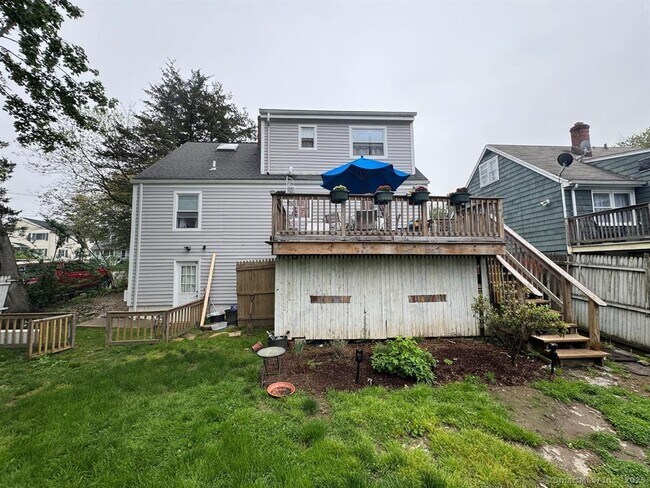Building Photo - 165 Greenfield Dr