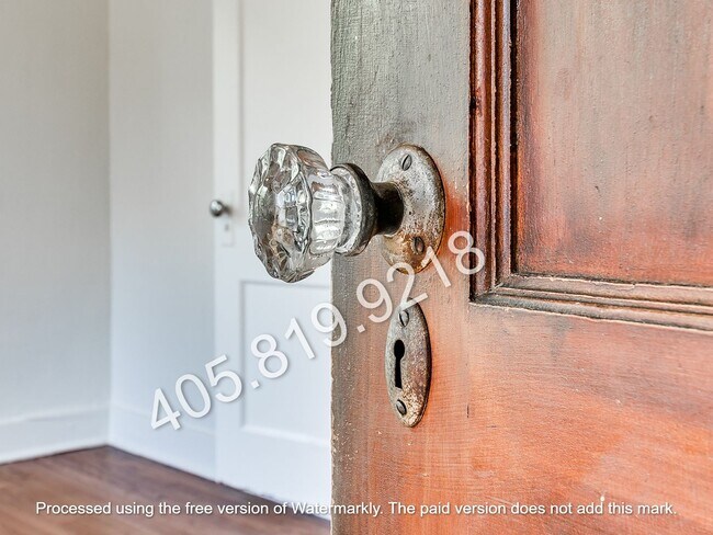 Building Photo - 2212 N Kelham Ave