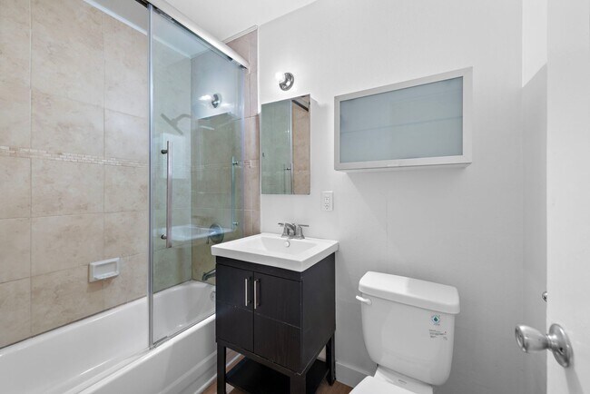 Building Photo - 137 Avenida Mateo