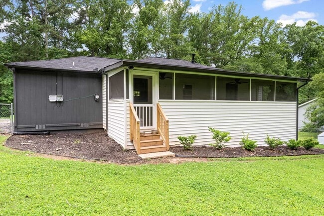 Building Photo - 1326 Stella Cir SW