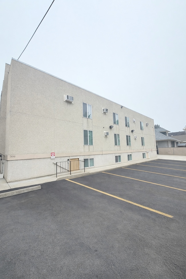 Building Photo - 512 E Mission Ave