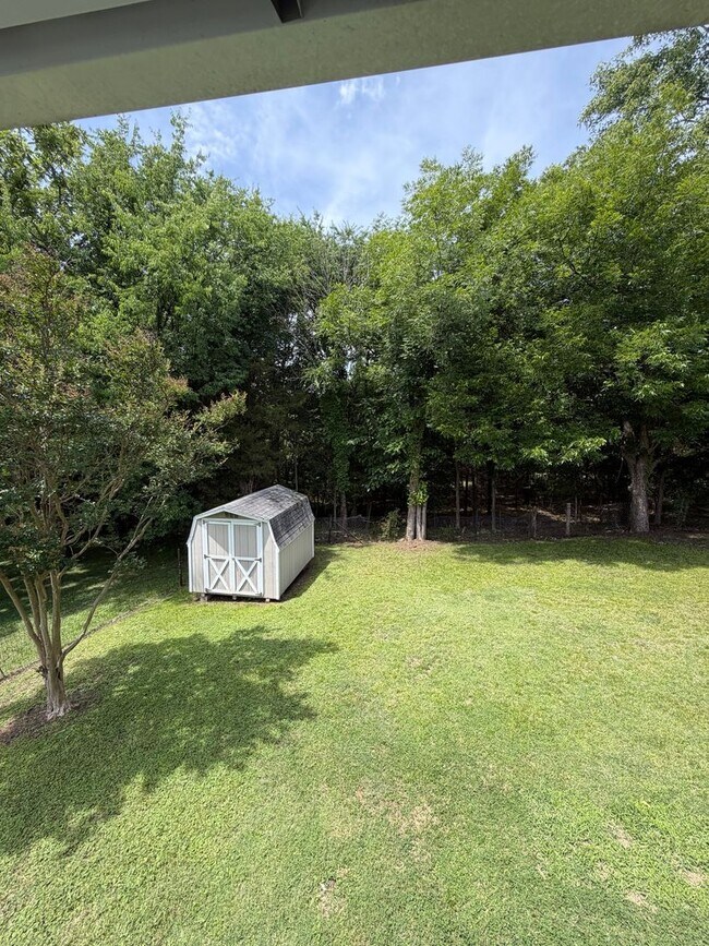 Building Photo - Charming 3 Bedroom in Schoolfield