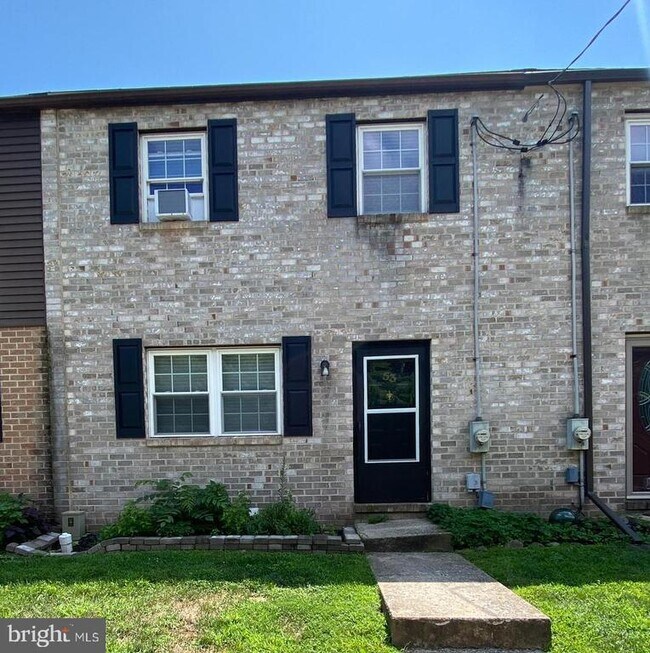Building Photo - 53 Game Farm Rd