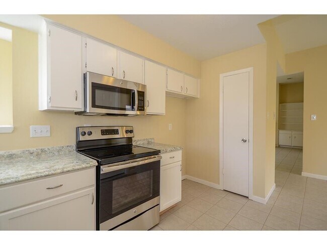 Building Photo - 7611 Shaddock Dr