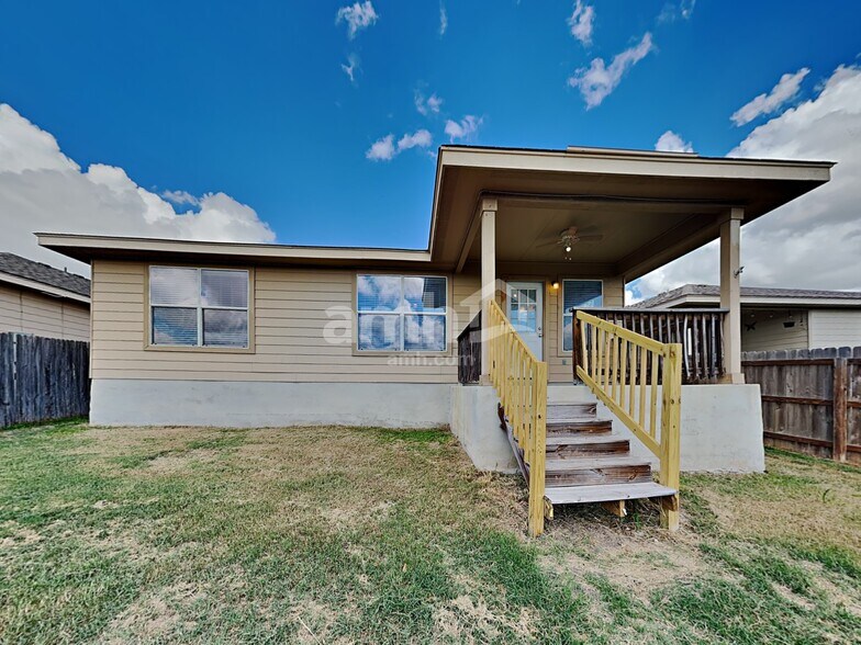Building Photo - 8055 Chisos Oak Dr