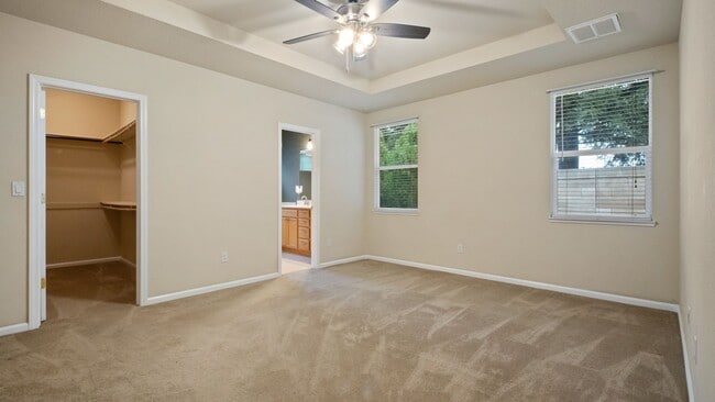 Building Photo - Beautiful 3 bedroom single story home